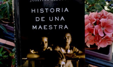 Portada de "historia de una maestra" de Josefina Aldecoa